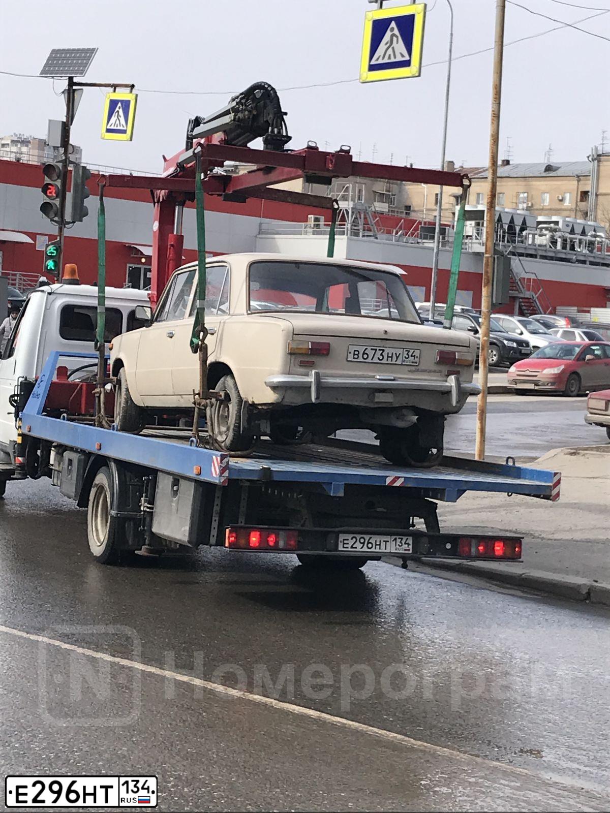 Фото автомобиля HYUNDAI ELANTRA, 2002 — госномер С434ОХ34. Цвет: ПЕСОЧНО-БЕЖЕВЫЙ