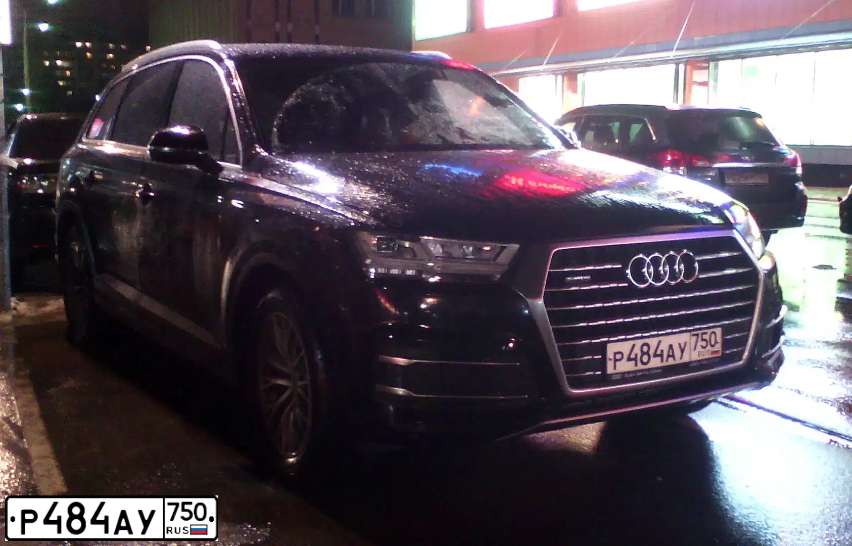Фото автомобиля AUDI Q7, 2015 — госномер Р484АУ750. Цвет: ЧЕРНЫЙ