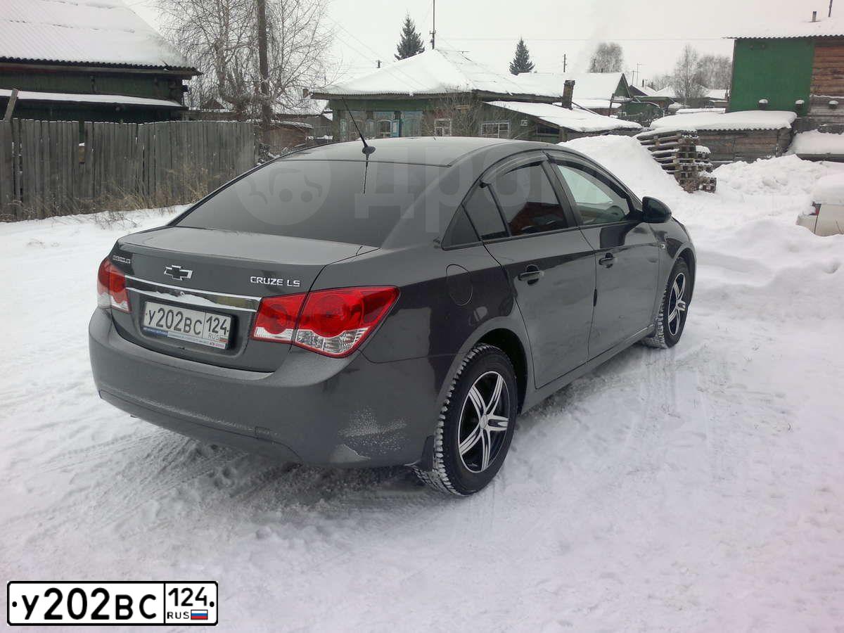 Фото автомобиля CHEVROLET CRUZE, 2011 — госномер У202ВС124. Цвет: СЕРЫЙ МЕТАЛЛИК