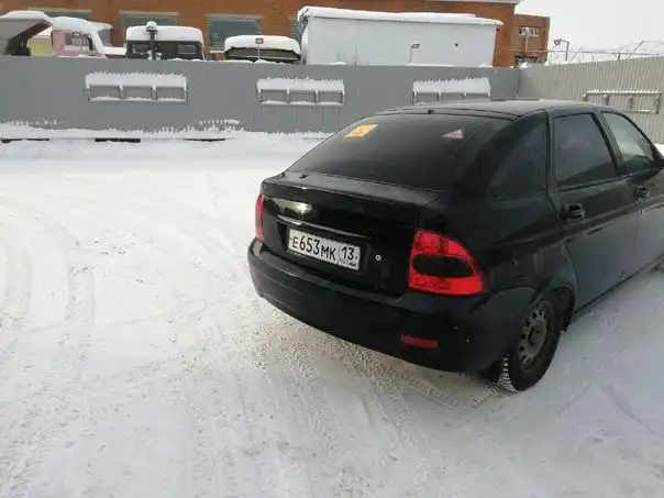 Фото автомобиля LADA 2172 PRIORA, 2008 — госномер М159НХ13. Цвет: СИНЕ-ЧЕРНЫЙ
