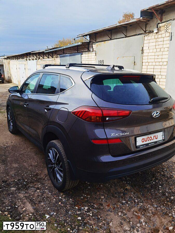 Фото автомобиля HYUNDAI TUCSON, 2018 — госномер О281РЕ44. Цвет: Коричневый