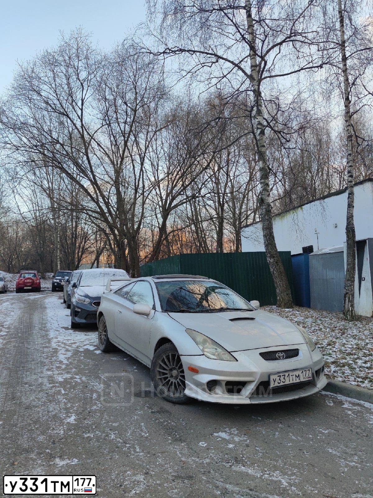 Фото автомобиля TOYOTA CELICA, 2001 — госномер У331ТМ177. Цвет: Серый
