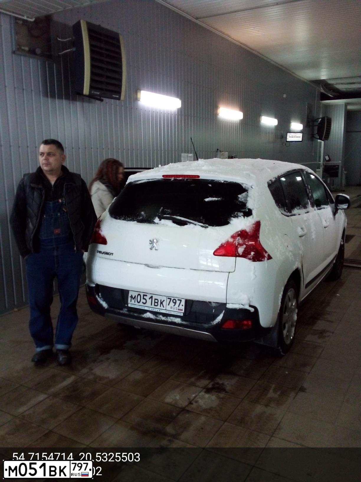 Фото автомобиля PEUGEOT 3008, 2012 — госномер М051ВК797. Цвет: Белый