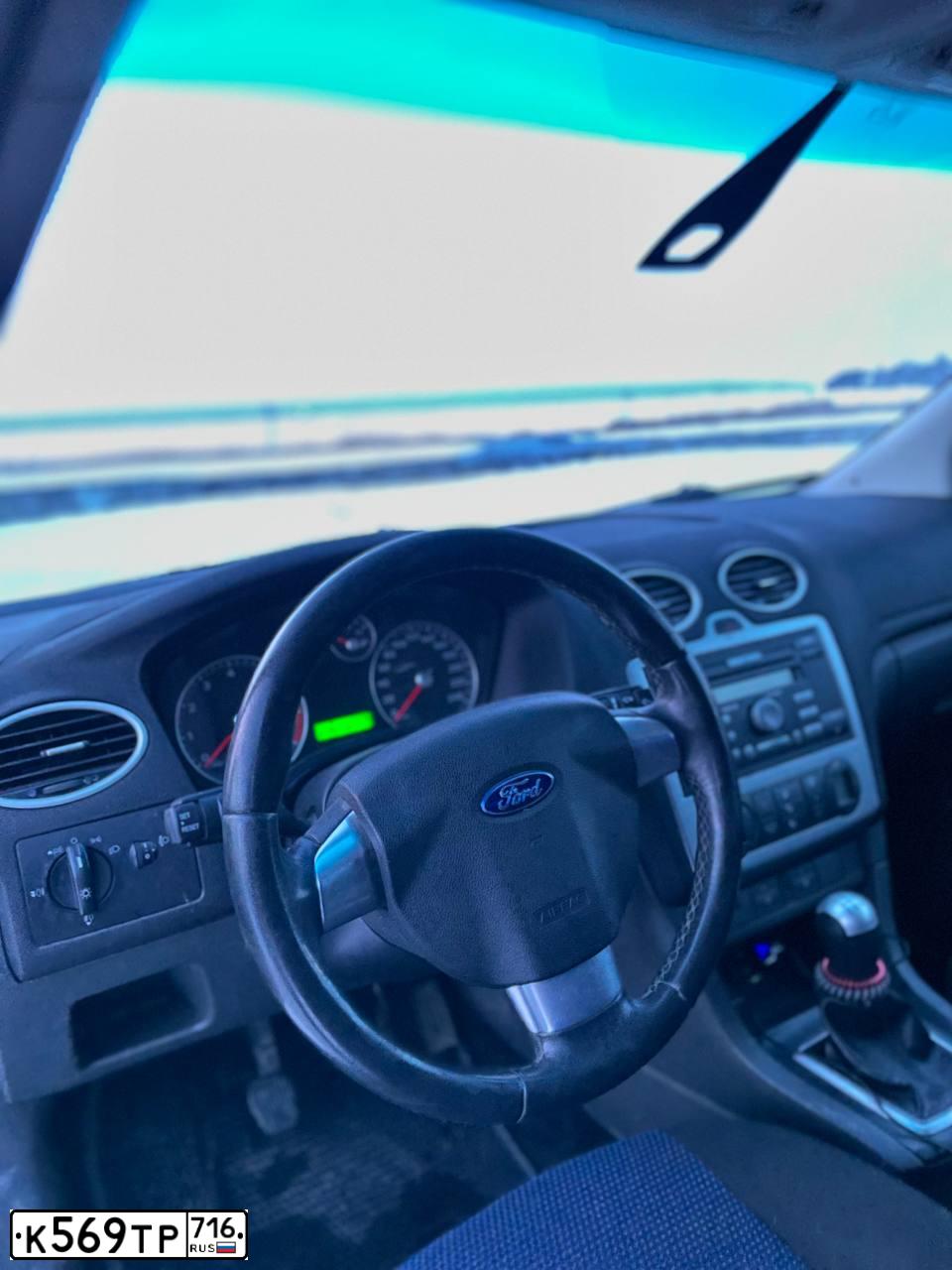 Фото автомобиля FORD FOCUS, 2006 — госномер Р331ТМ159. Цвет: ЧЕРНЫЙ