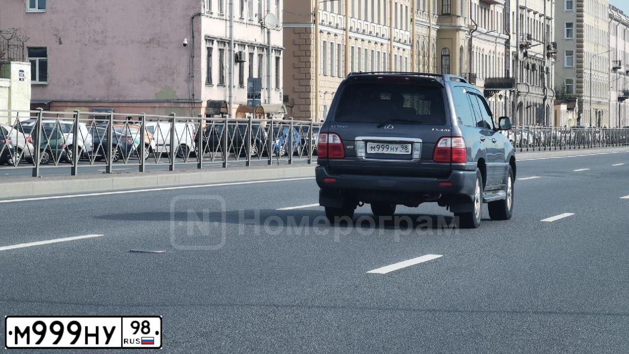 Фото автомобиля DODGE NITRO, 2007 — госномер М686ХО26. Цвет: ЧЕРНЫЙ