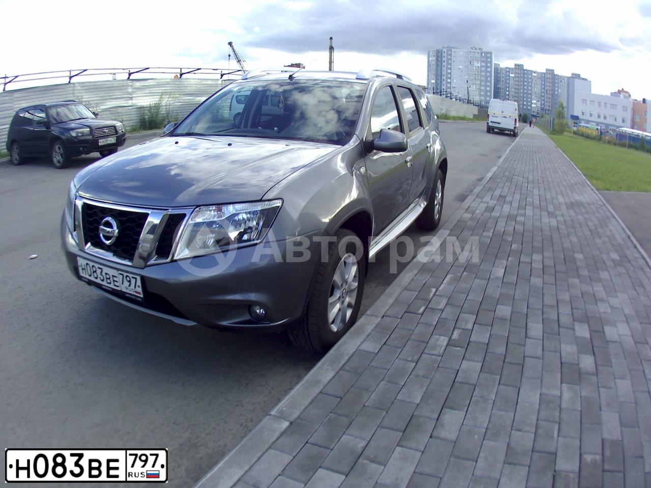 Фото автомобиля NISSAN TERRANO, 2020 — госномер Н083ВЕ797. Цвет: СЕРЫЙ
