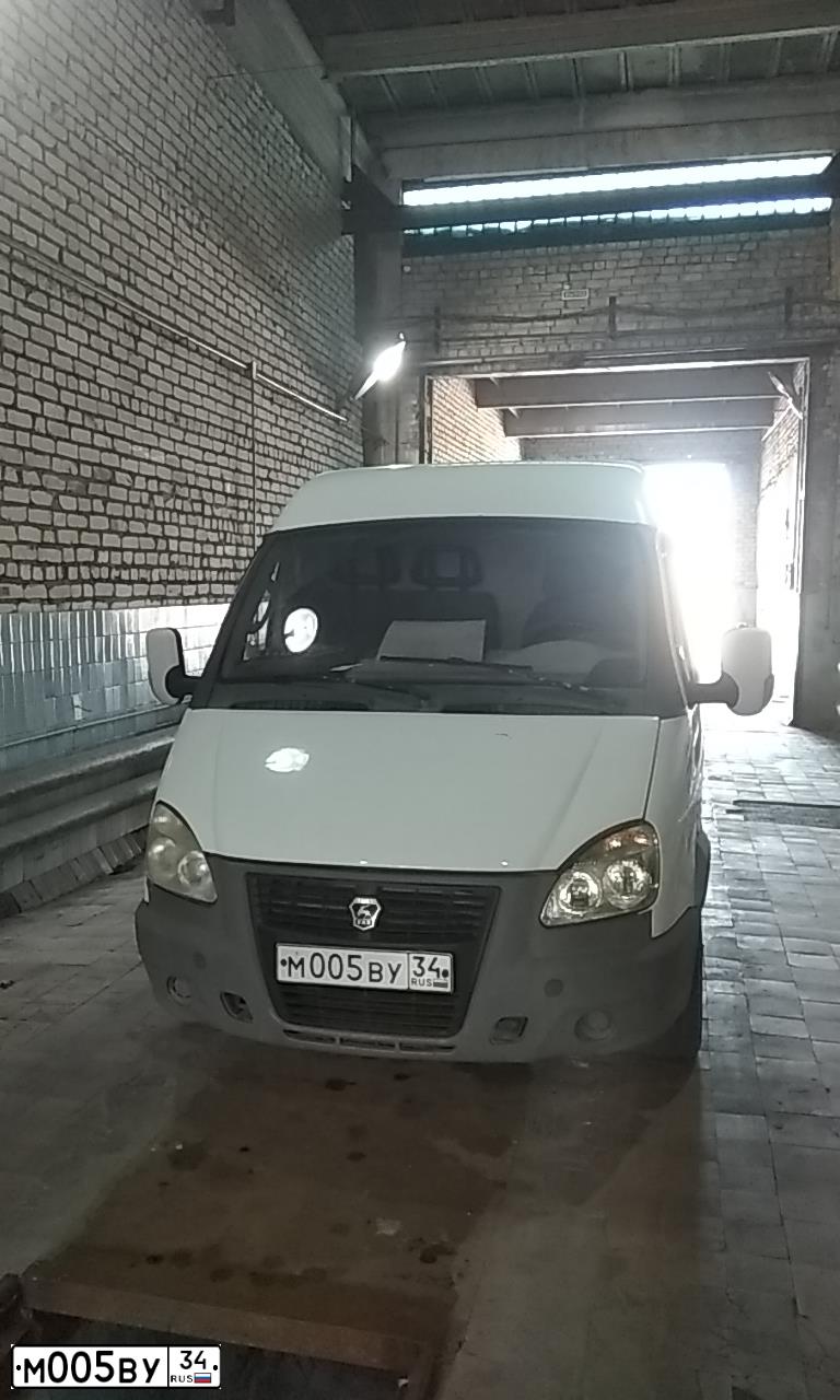 Фото автомобиля GAZ 2752 SOBOL, 2008 — госномер М005ВУ34. Цвет: Белый