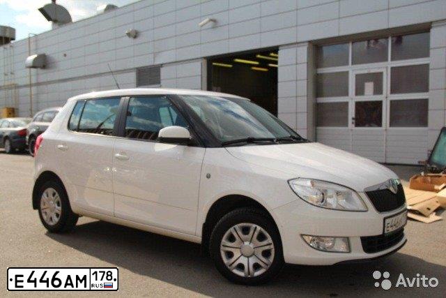 Фото автомобиля SKODA FABIA, 2011 — госномер А580ВА147. Цвет: Белый
