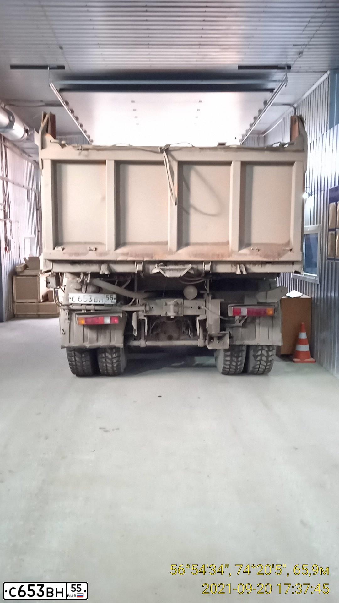 Фото автомобиля KAMAZ 6520 /6X4/, 2012 — госномер С653ВН55. Цвет: Оранжевый