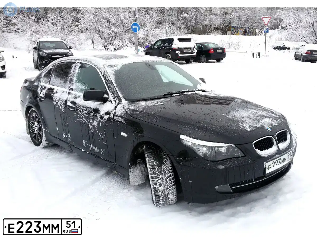 Фото автомобиля BMW SERIE 5, 2008 — госномер Е223ММ51. Цвет: ЧЕРНЫЙ