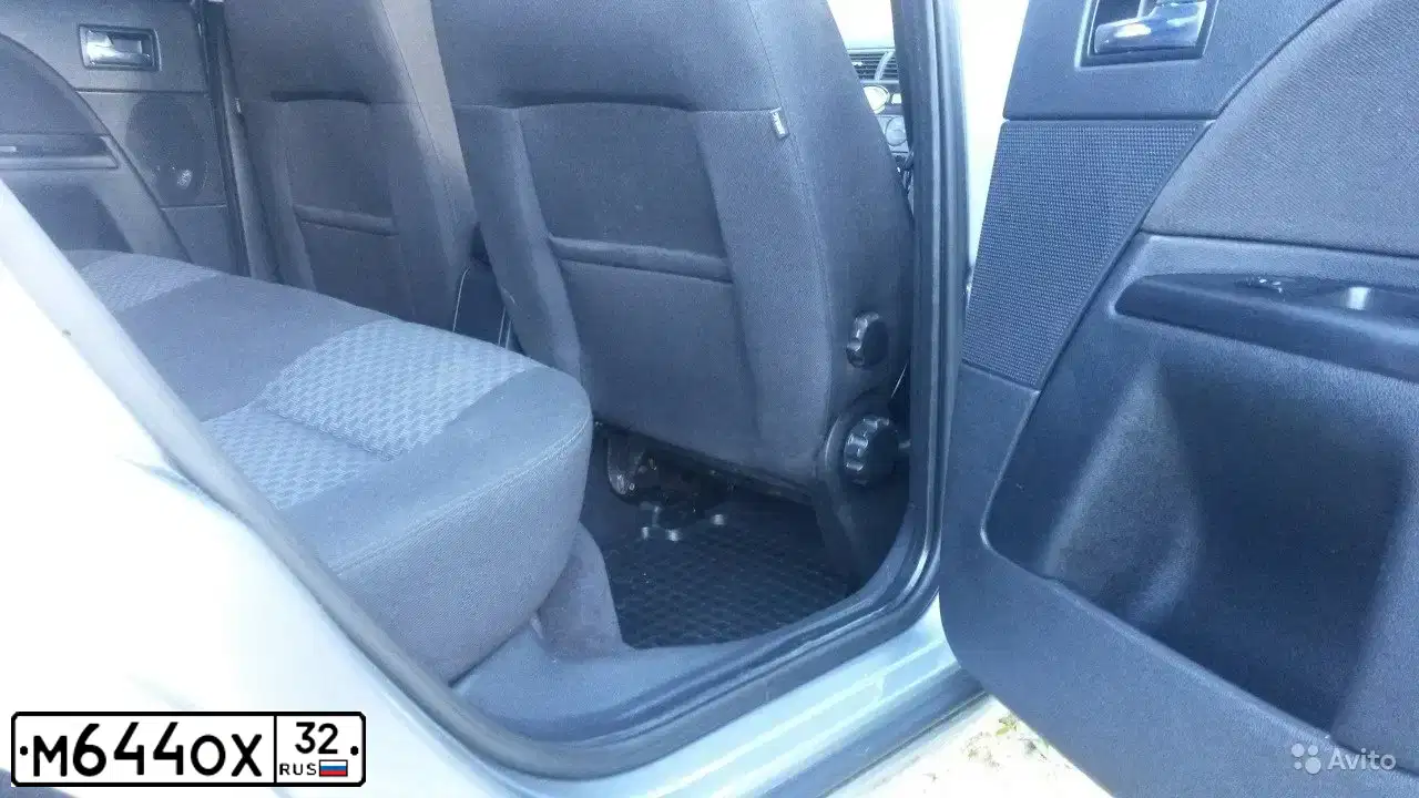 Фото автомобиля FORD MONDEO, 2007 — госномер М644ОХ32. Цвет: Серый