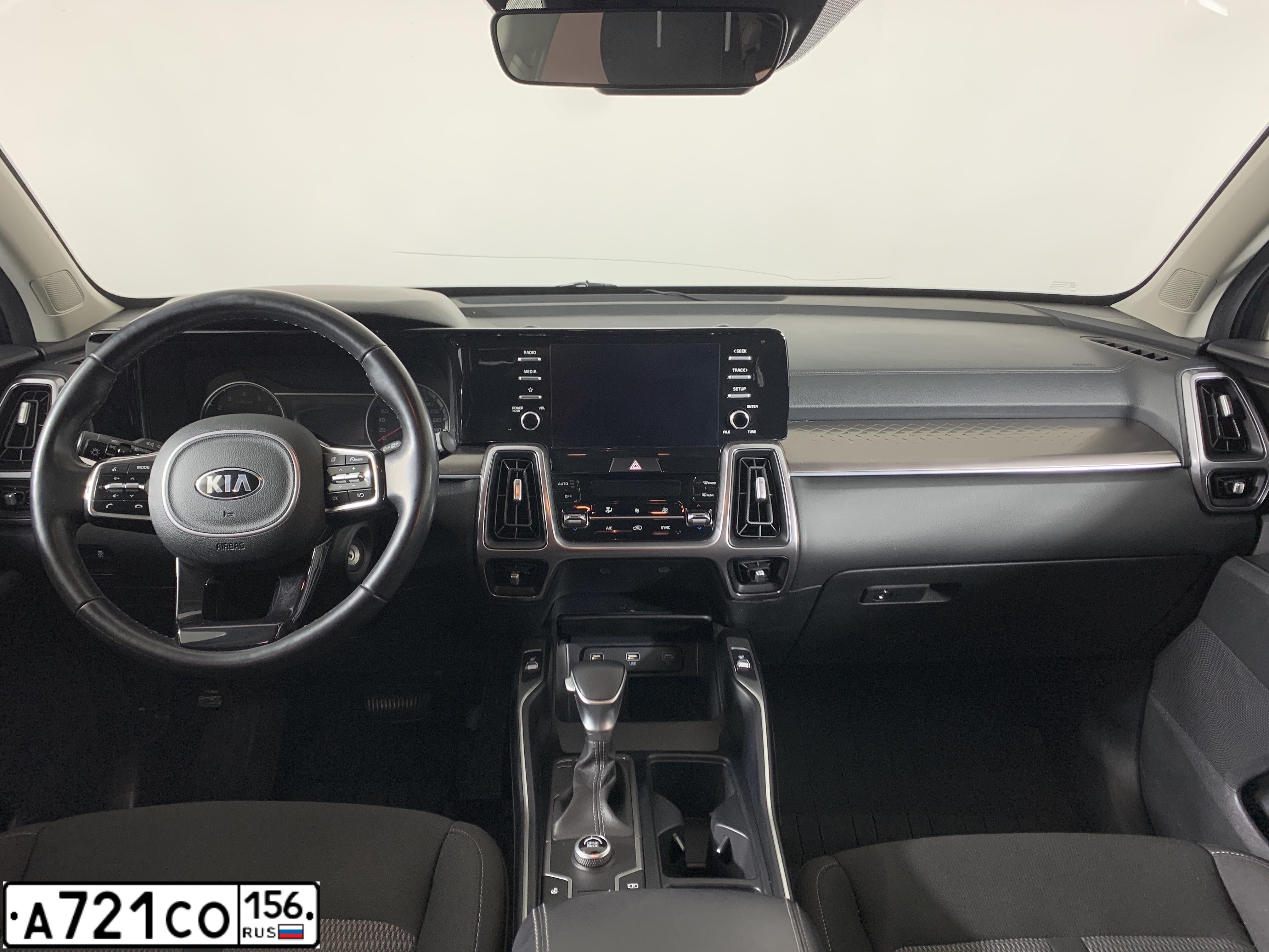 Фото автомобиля KIA SORENTO, 2021 — госномер М267КР977. Цвет: синий