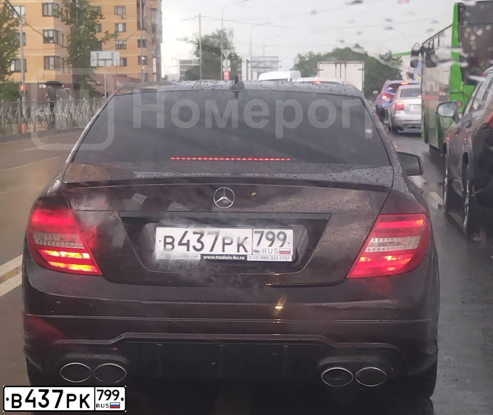 Фото автомобиля MERCEDES C-KLASSE, 2012 — госномер В437РК799. Цвет: КОРИЧНЕВЫЙ