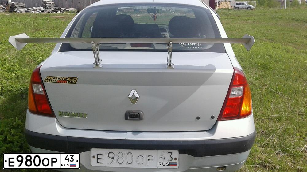 Фото автомобиля RENAULT SYMBOL, 2004 — госномер В443НУ37. Цвет: Светло-Серо-Голубой