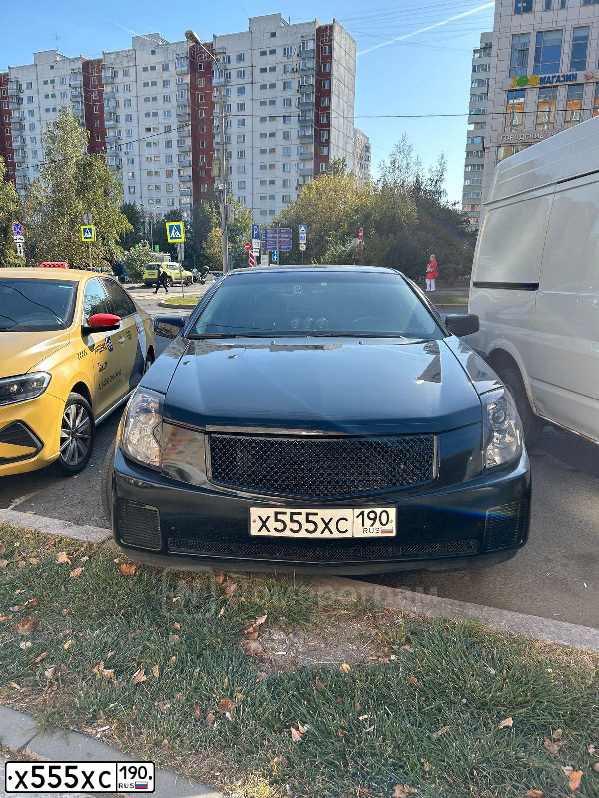 Фото автомобиля CADILLAC CTS, 2002 — госномер Х555ХС190. Цвет: ЧЕРНЫЙ
