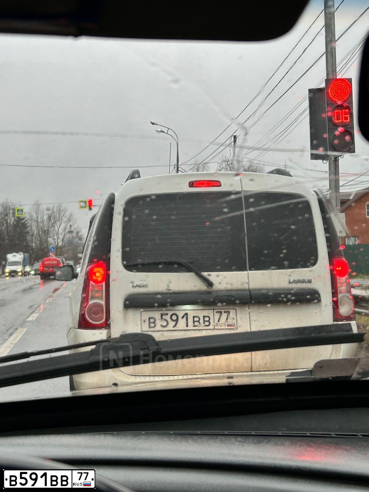 Фото автомобиля GAZ 3009, 2013 — госномер С900РН39. Цвет: Белый