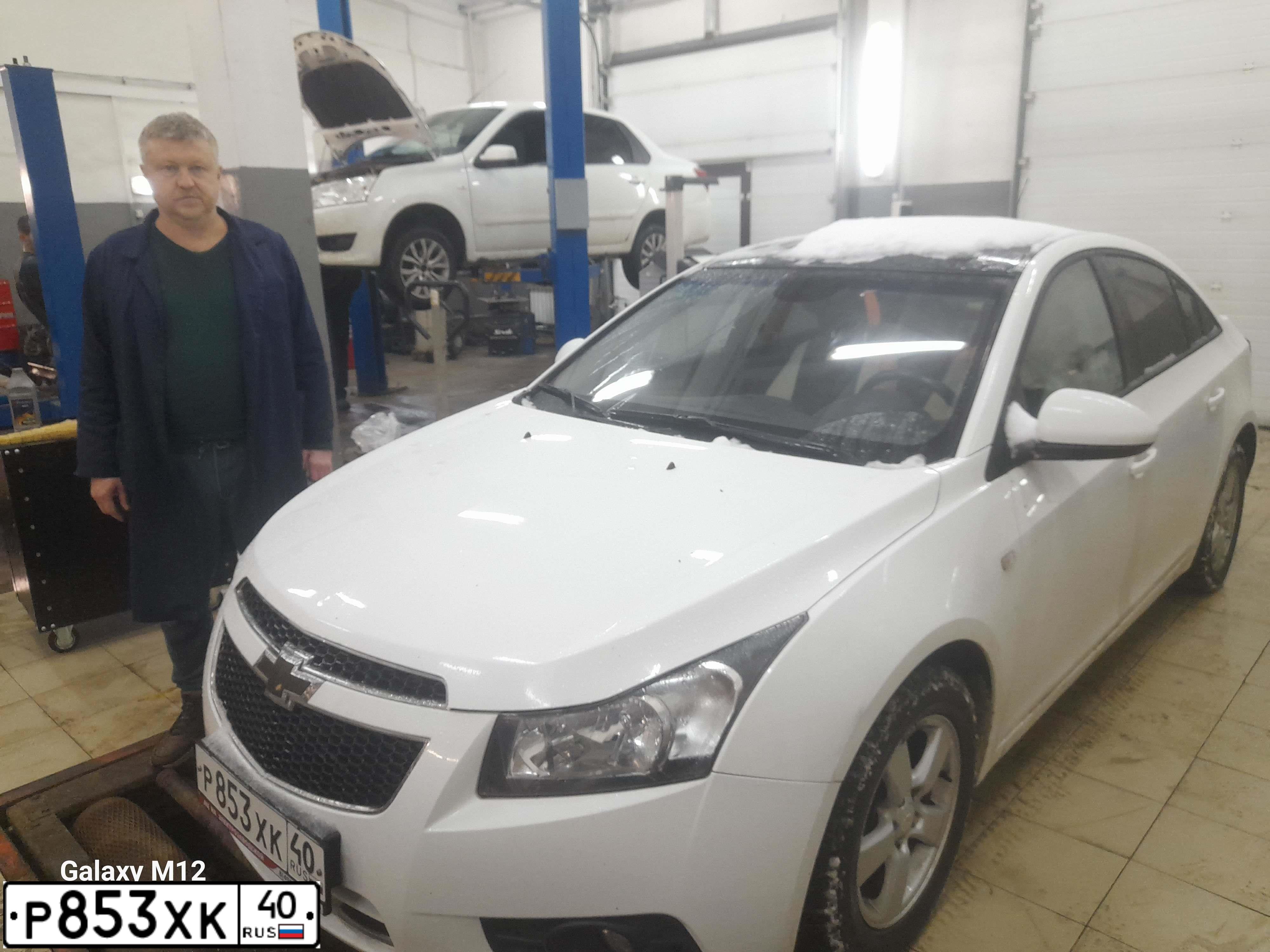 Фото автомобиля CHEVROLET CRUZE, 2011 — госномер У492ТА48. Цвет: Белый