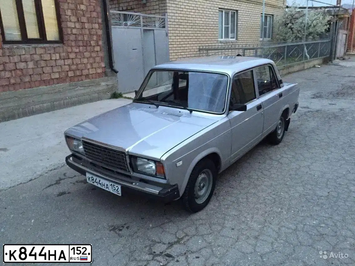Фото автомобиля LADA 2107, 2011 — госномер А345УС105. Цвет: СЕРЕБРИСТЫЙ