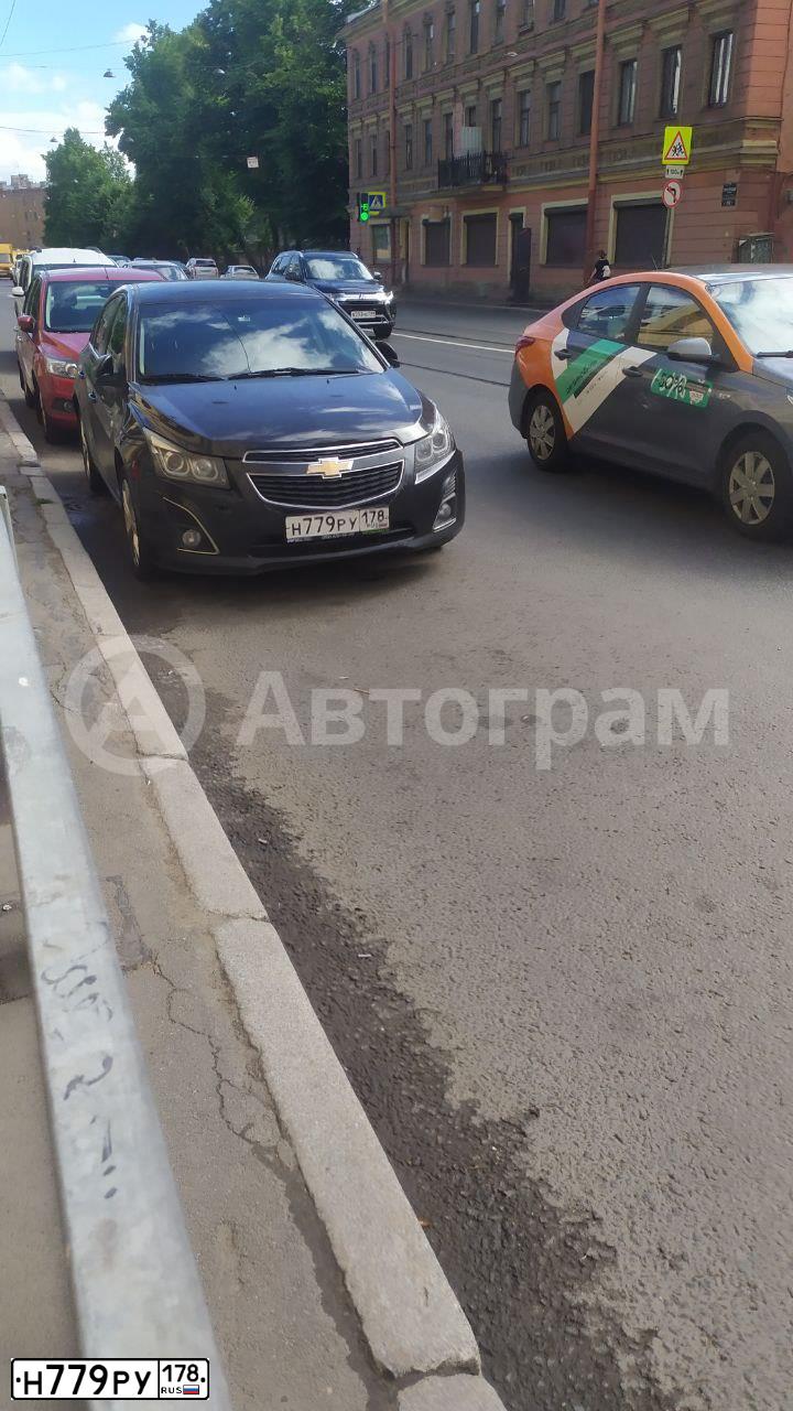 Фото автомобиля CHEVROLET CRUZE, 2013 — госномер Н779РУ178. Цвет: ЧЕРНЫЙ-МЕТАЛЛИК