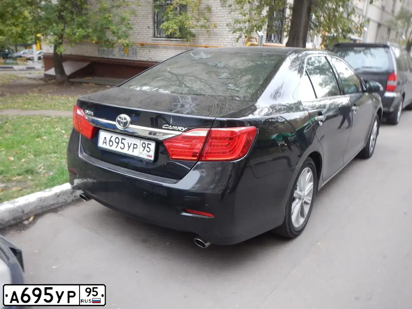 Фото автомобиля TOYOTA CAMRY, 2013 — госномер А695УР95. Цвет: ЧЕРНЫЙ МЕТАЛЛИК