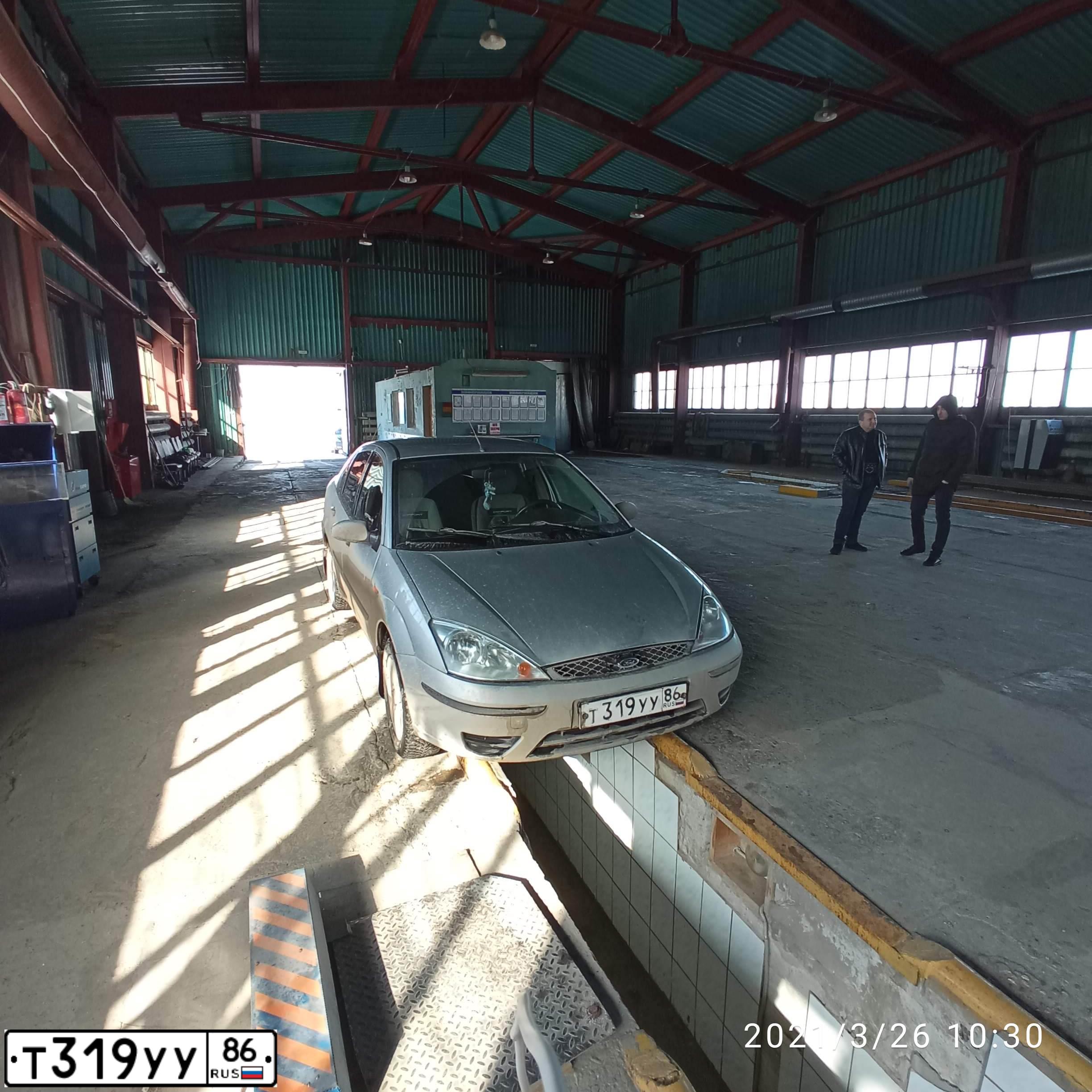 Фото автомобиля FORD FOCUS, 2005 — госномер С900УС72. Цвет: Серебристый