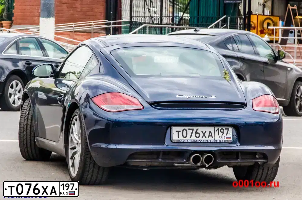 Фото автомобиля PORSCHE CAYMAN, 2011 — госномер К987НР797. Цвет: синий
