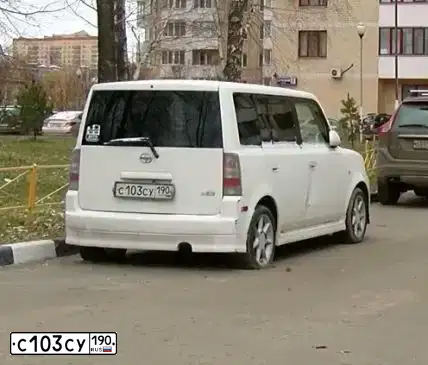 Фото автомобиля SCION XB, 2005 — госномер С103СУ190. Цвет: БЕЛЫЙ