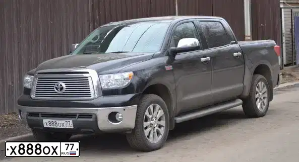 Фото автомобиля TOYOTA LANDCRUISER, 2007 — госномер У671РР69. Цвет: ЧЕРНЫЙ