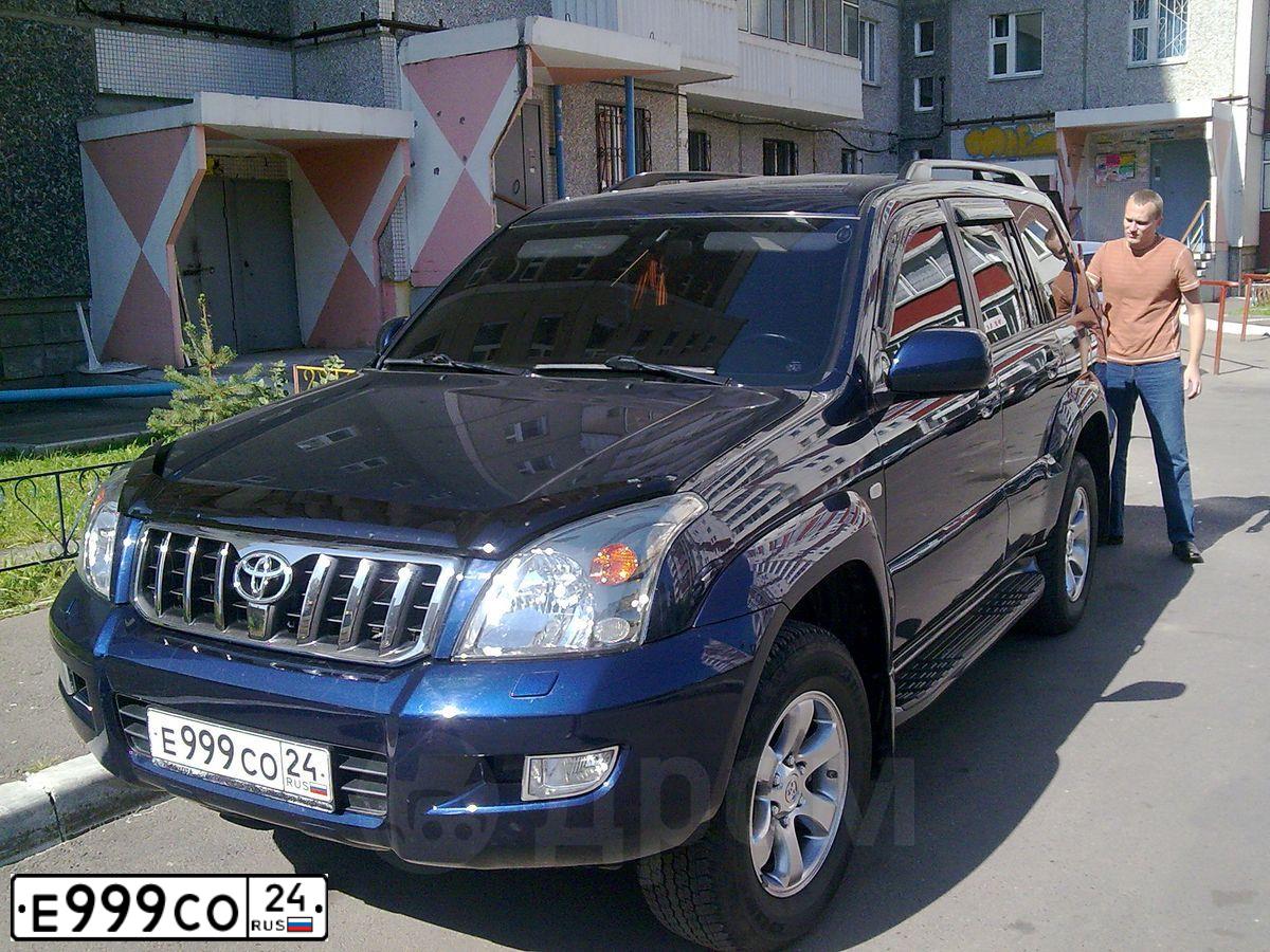 Фото автомобиля TOYOTA LANDCRUISER, 2008 — госномер Е999СО24. Цвет: СИНИЙ