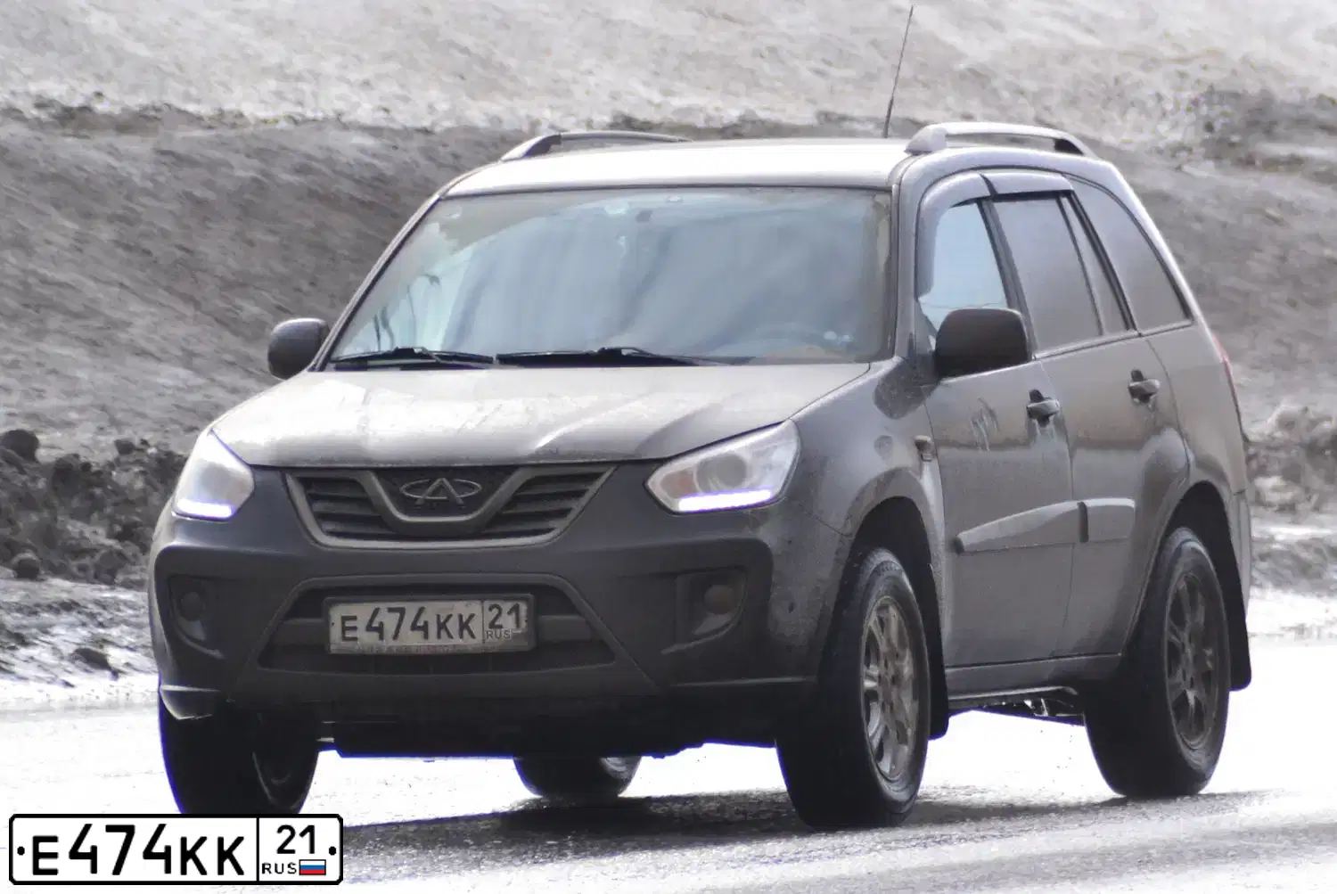 Фото автомобиля ЧЕРИ TIGGO 3, 2017 — госномер Н698ВТ323. Цвет: КОРИЧНЕВЫЙ