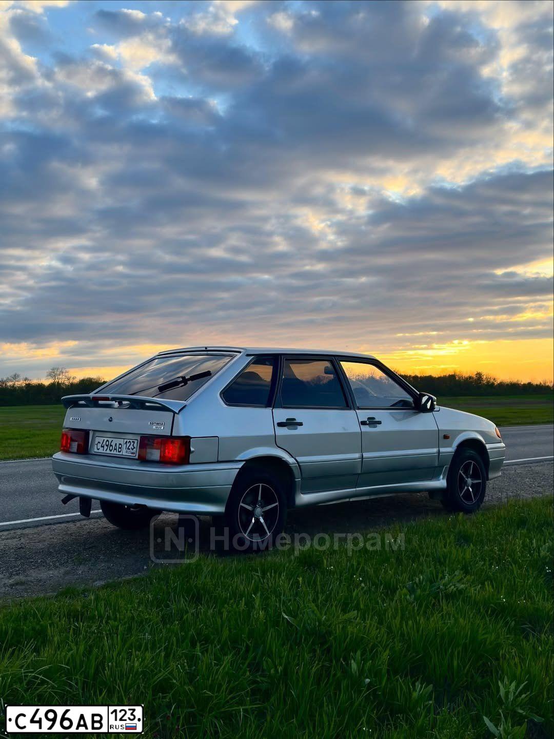 Фото автомобиля LADA 2114 SAMARA, 2004 — госномер С496АВ123. Цвет: СВЕТЛО СЕРЕБРИСТЫЙ МЕТАЛЛ
