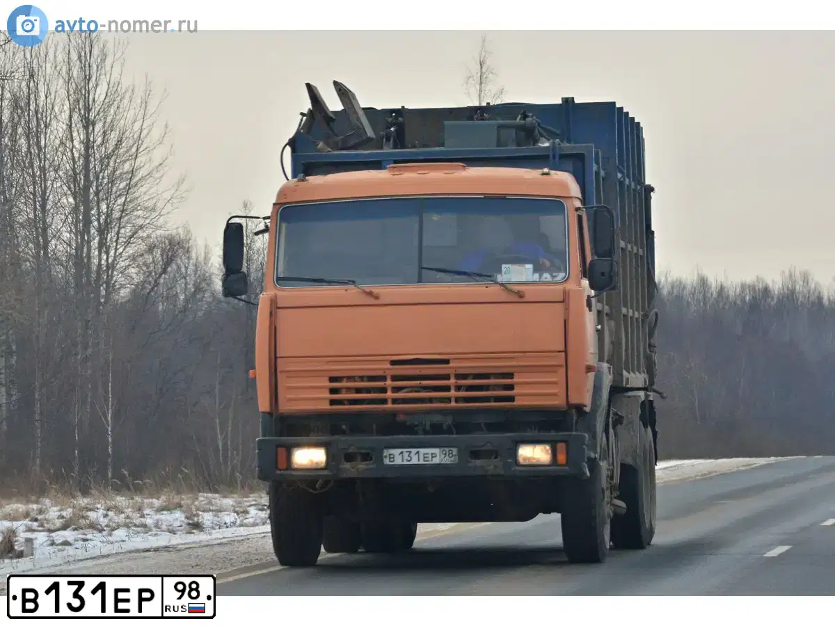 Фото автомобиля KAMAZ Z 53215 6X4, 2005 — госномер В131ЕР98. Цвет: ОРАНЖЕВЫЙ
