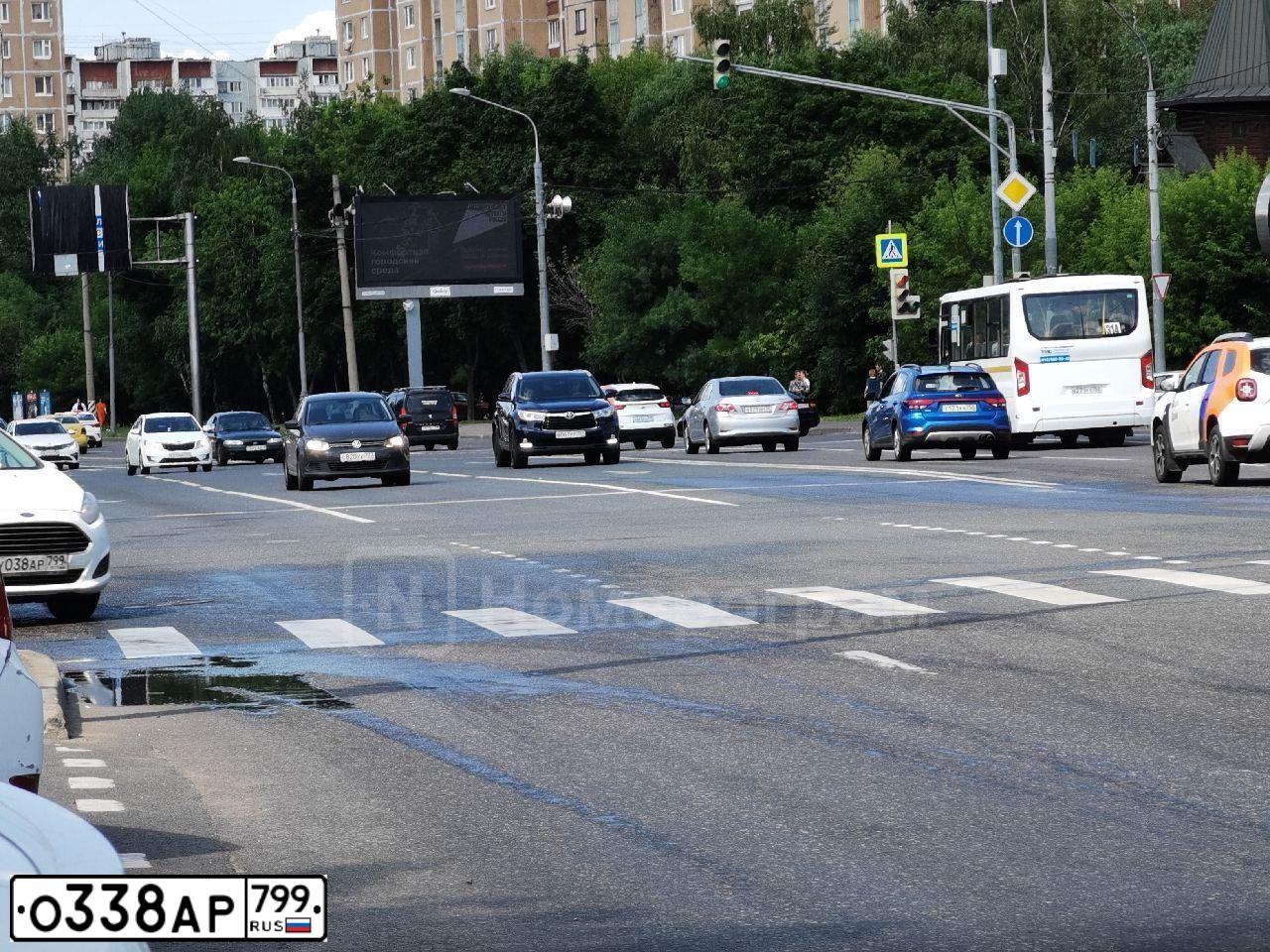 Фото автомобиля LIFAN X 60, 2017 — госномер О338АР799. Цвет: ТЕМНО-ВИШНЕВЫЙ