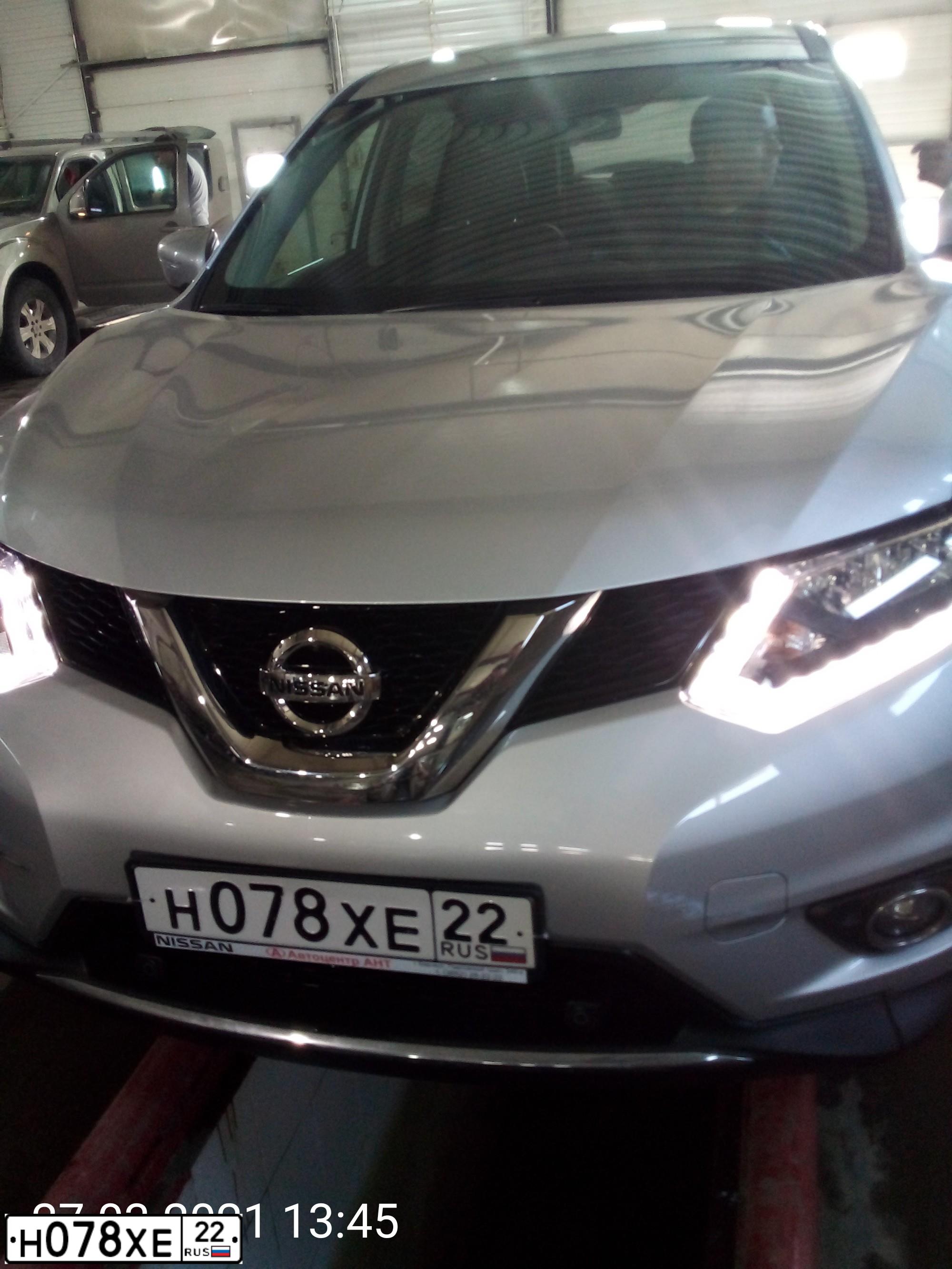 Фото автомобиля NISSAN X-TRAIL, 2017 — госномер Н078ХЕ22. Цвет: СЕРЕБРИСТЫЙ