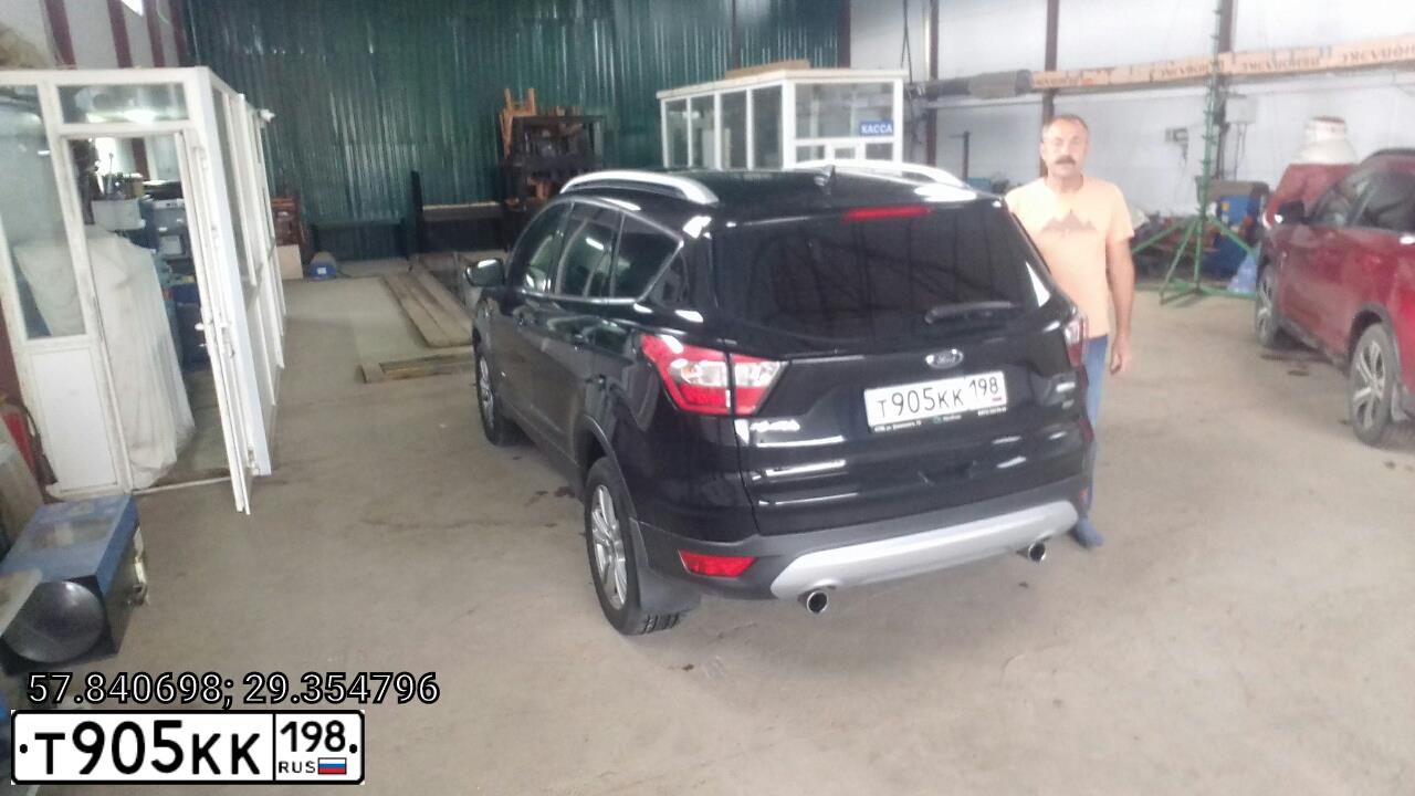 Фото автомобиля FORD KUGA, 2017 — госномер А111ХУ60. Цвет: ЧЕРНЫЙ