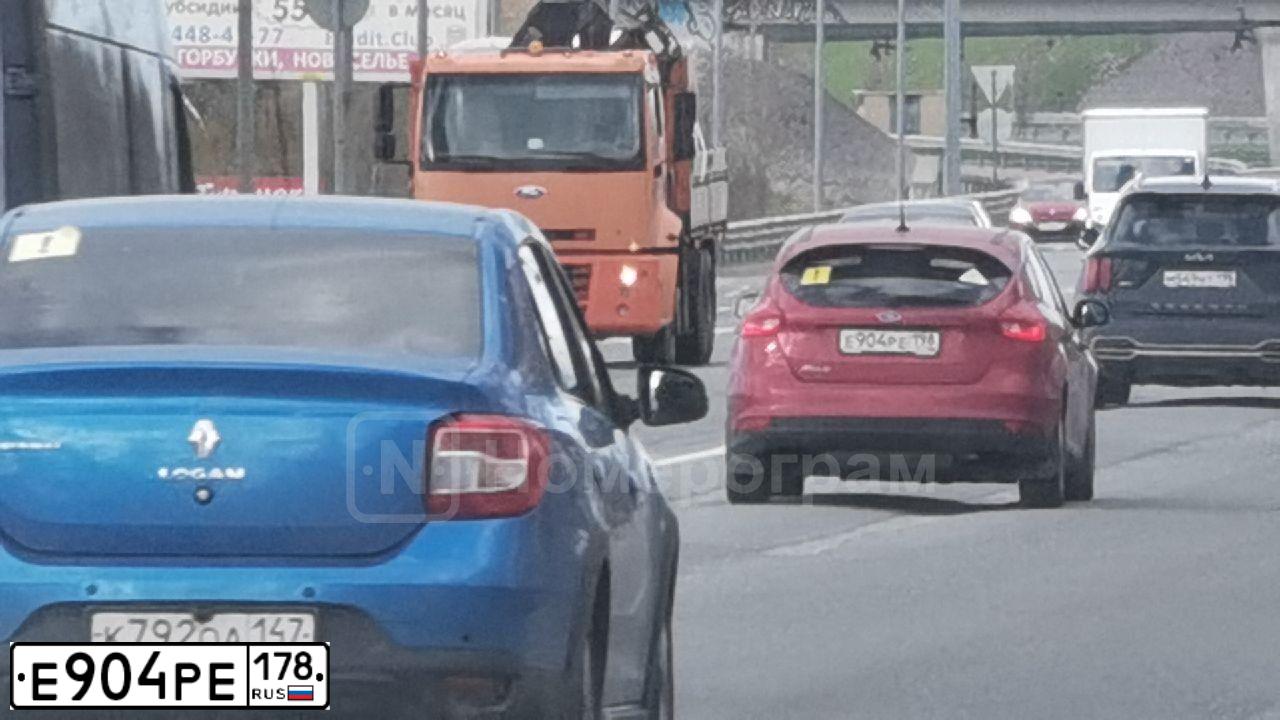 Фото автомобиля KIA RIO, 2011 — госномер Н454ТВ716. Цвет: Серебристый