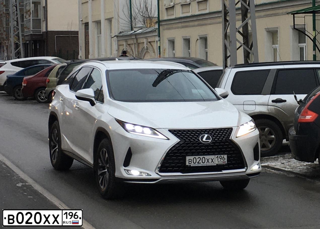 Фото автомобиля LEXUS RX, 2020 — госномер В020ХХ196. Цвет: Белый