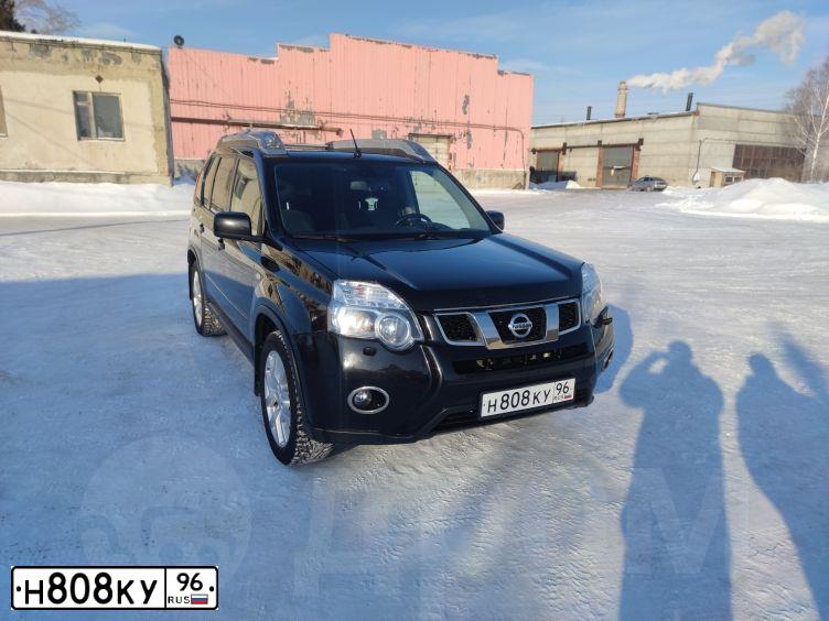 Фото автомобиля NISSAN X-TRAIL, 2014 — госномер Н808КУ96. Цвет: ЧЕРНЫЙ