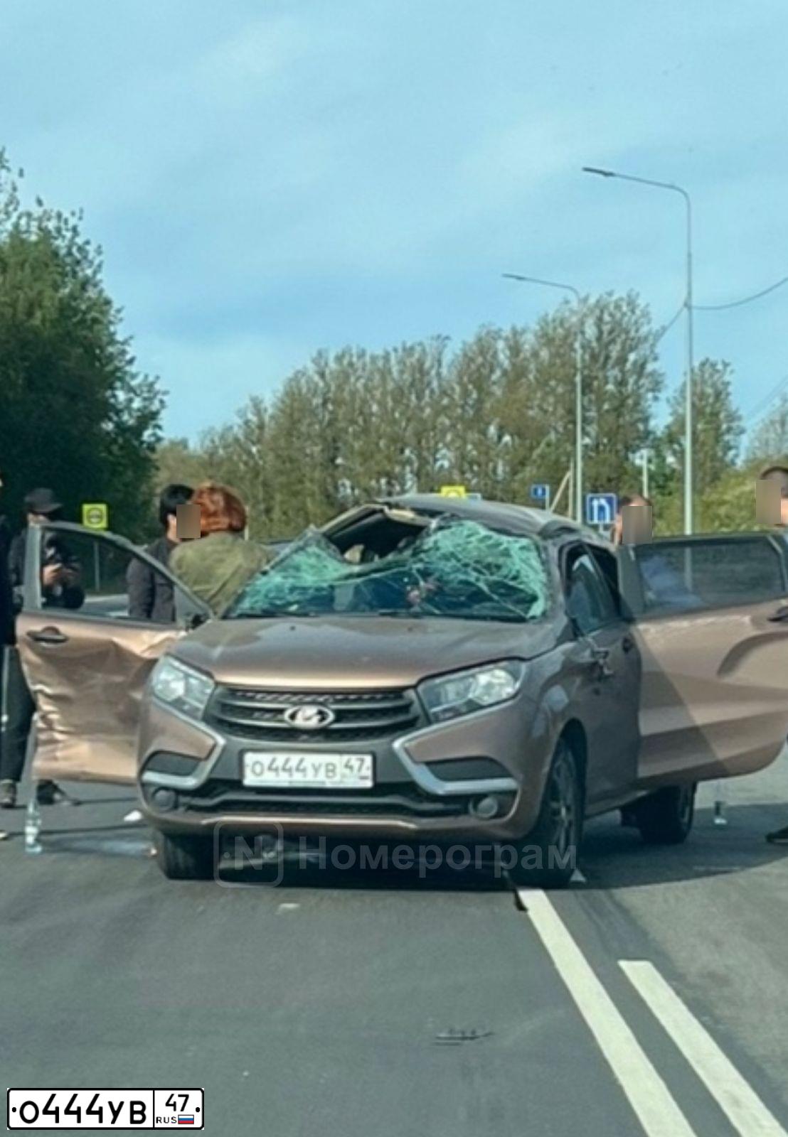 Фото автомобиля LADA XRAY, 2018 — госномер О444УВ47. Цвет: СВЕТЛО-КОРИЧНЕВЫЙ