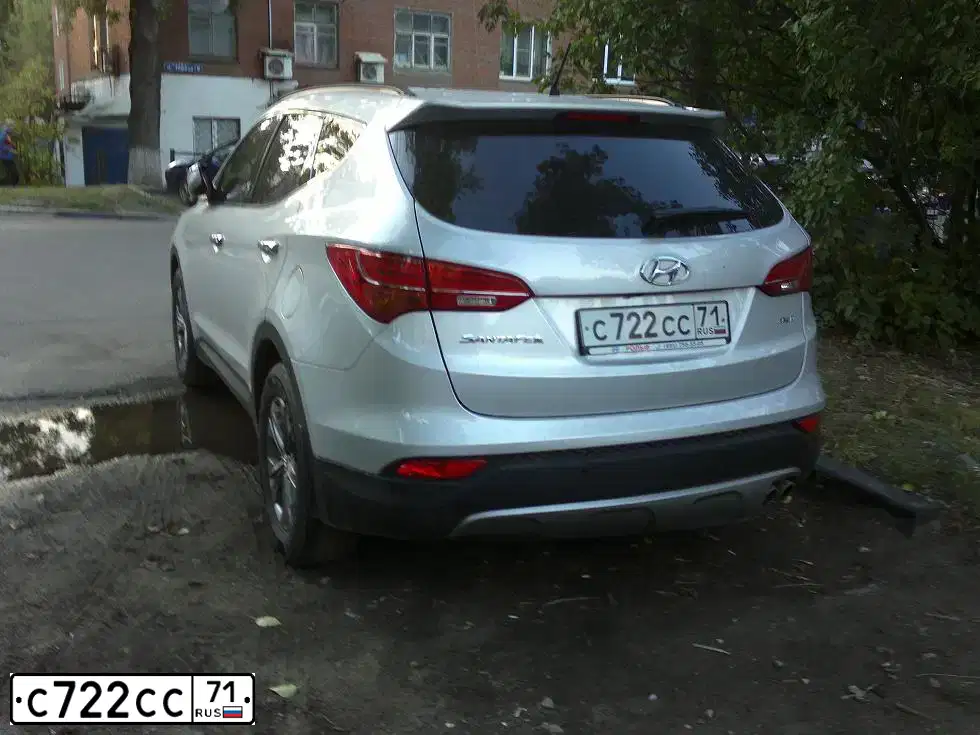 Фото автомобиля HYUNDAI SANTA FE, 2013 — госномер Т942НН71. Цвет: СЕРЕБРИСТЫЙ