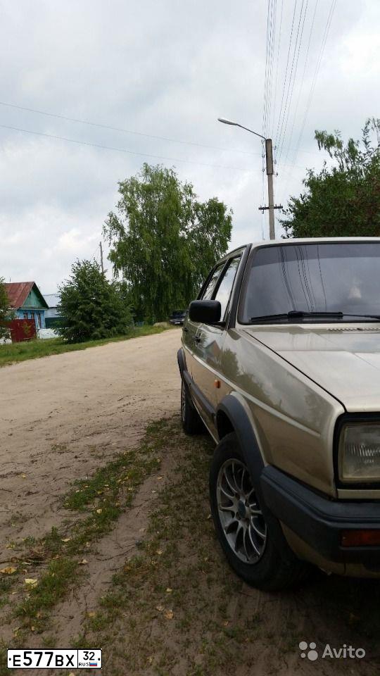 Фото автомобиля VOLKSWAGEN JETTA, 1988 — госномер Е577ВХ32. Цвет: СЕРЫЙ