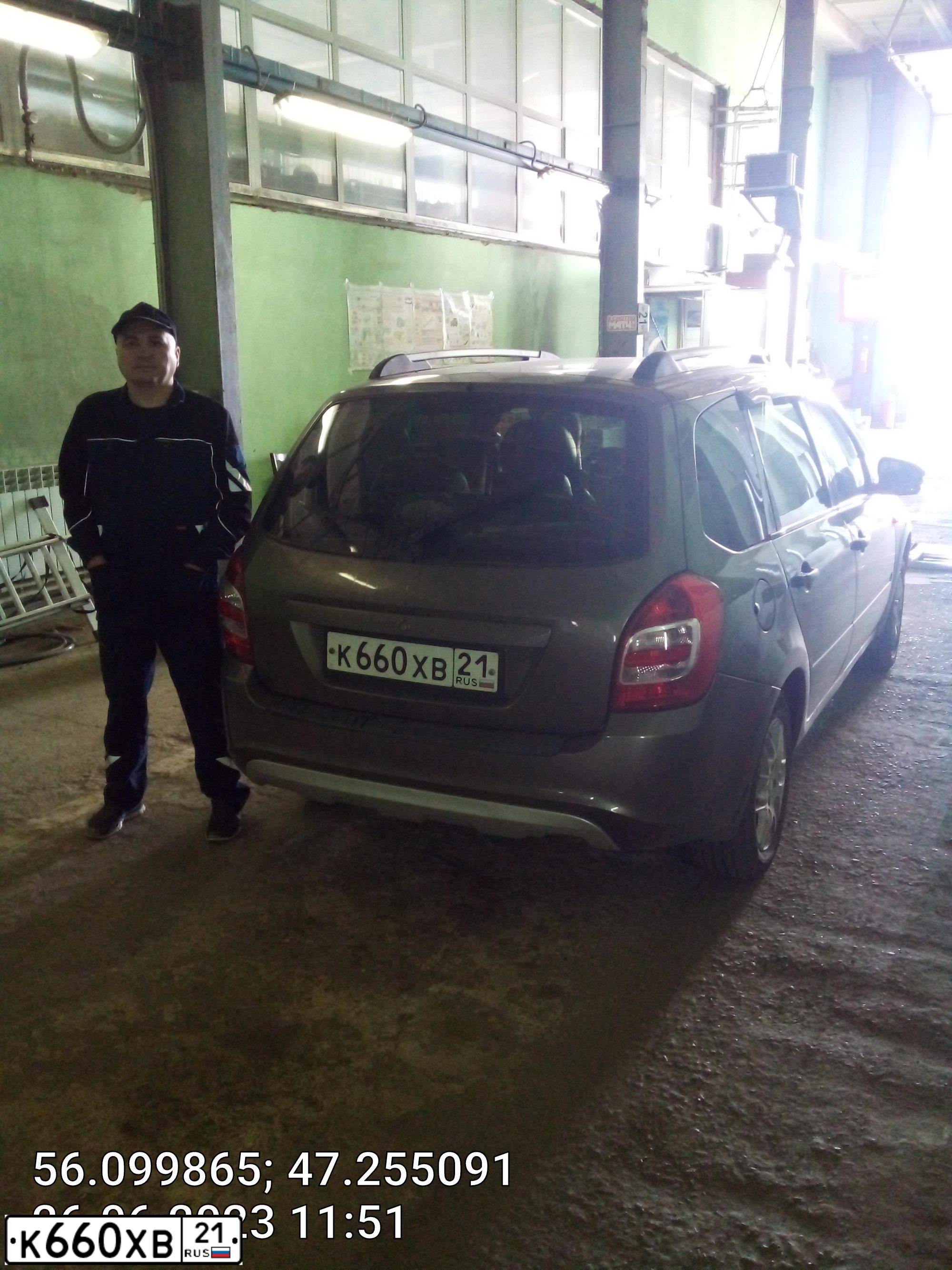 Фото автомобиля LADA 2194 KALINA, 2014 — госномер К660ХВ21. Цвет: Золотисто-коричневый