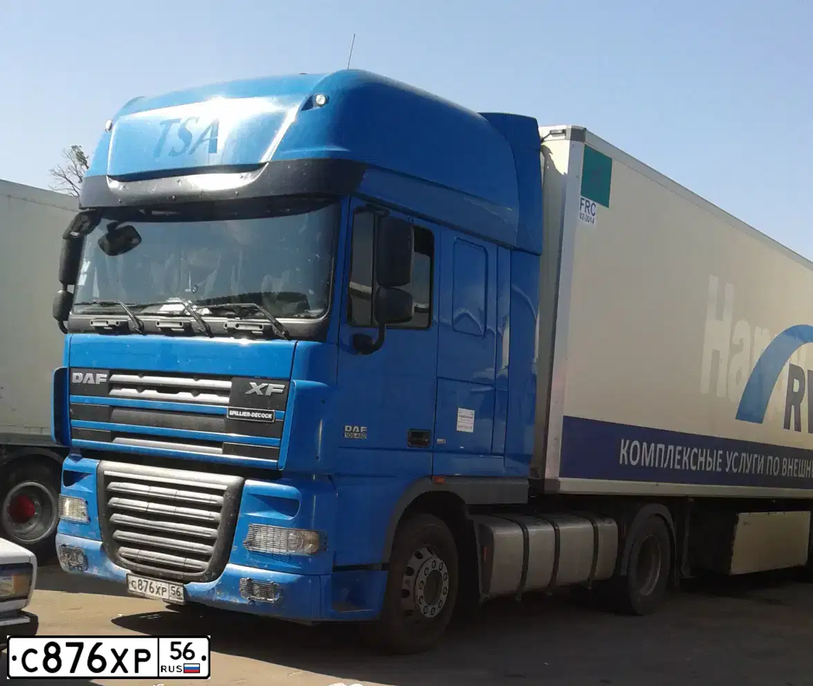 Фото автомобиля DAF XF 105 FT /4X2/, 2008 — госномер С876ХР56. Цвет: СИНИЙ