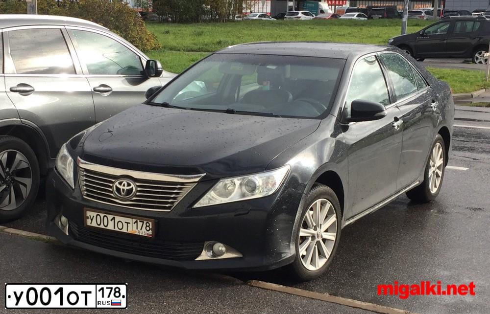 Фото автомобиля NISSAN TEANA, 2007 — госномер У111ХС47. Цвет: СЕРЕБРИСТЫЙ