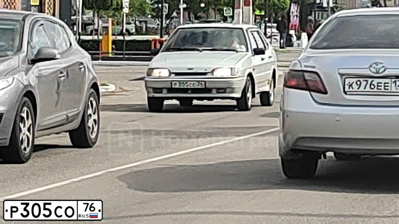 Фото автомобиля RENAULT FLUENCE, 2013 — госномер Р305СО76. Цвет: СЕРЫЙ