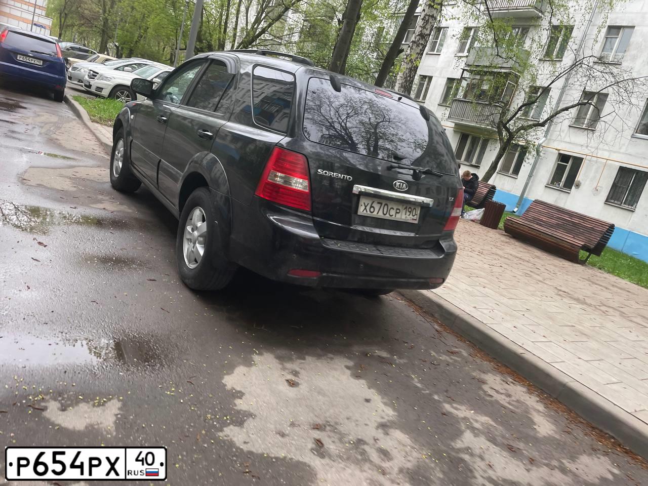 Фото автомобиля FORD FOCUS, 2001 — госномер Р654РХ40. Цвет: синий