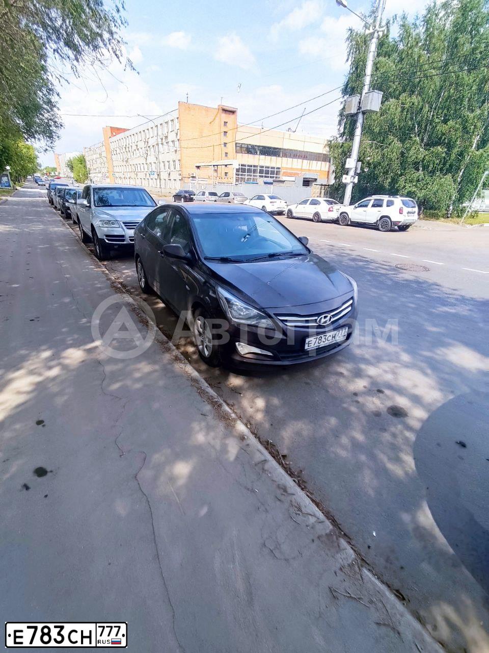 Фото автомобиля HYUNDAI SOLARIS, 2016 — госномер Е783СН777. Цвет: КОРИЧНЕВЫЙ