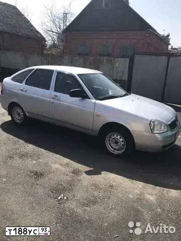 Фото автомобиля LADA 2172 PRIORA, 2011 — госномер С896ТХ123. Цвет: СВЕТЛО-СЕРЕБРИСТЫЙ МЕТАЛЛ