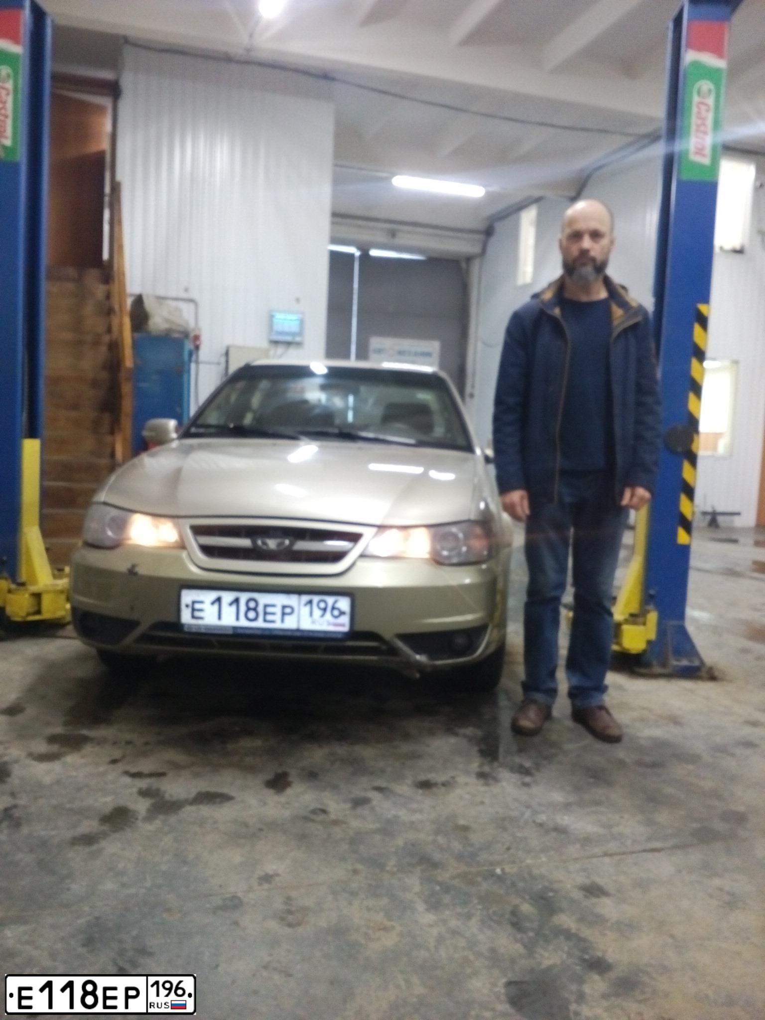 Фото автомобиля DAEWOO NEXIA, 2012 — госномер М300ВН96. Цвет: БЕЖЕВЫЙ