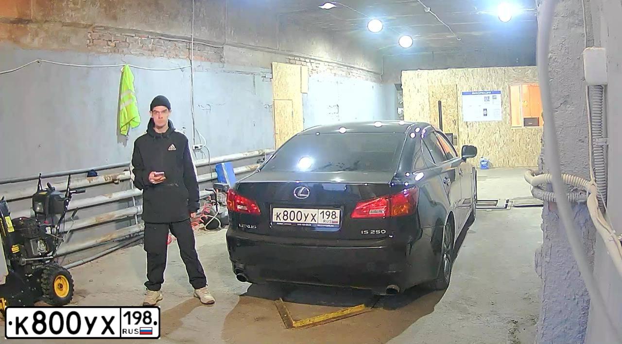 Фото автомобиля LEXUS IS, 2008 — госномер У571УМ33. Цвет: ЧЕРНЫЙ